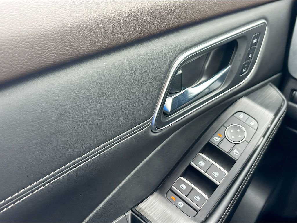 Used 2023 Nissan Rogue Platinum image 18