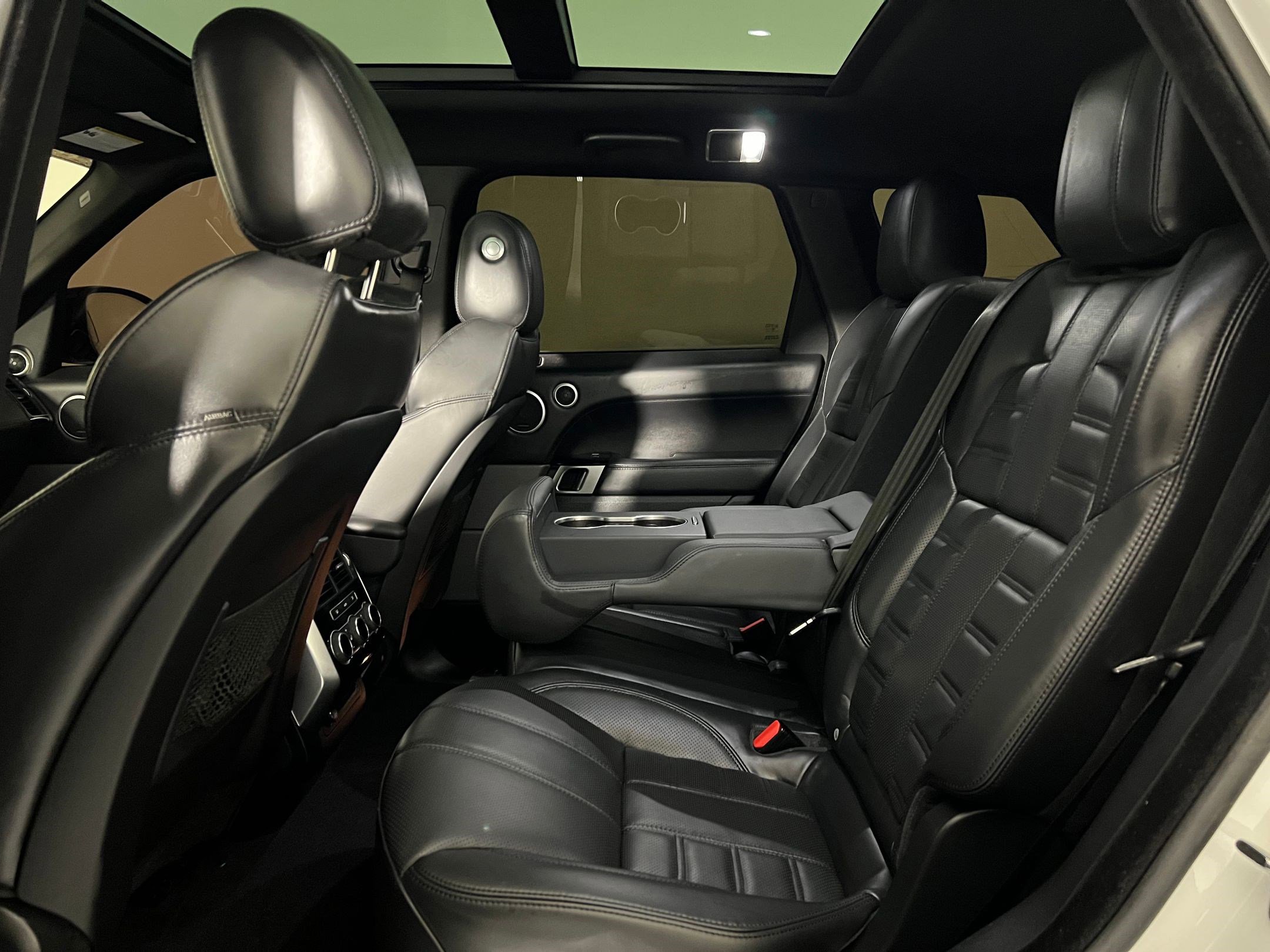 Used 2017 Land Rover Range Rover Sport HSE Dynamic image 32