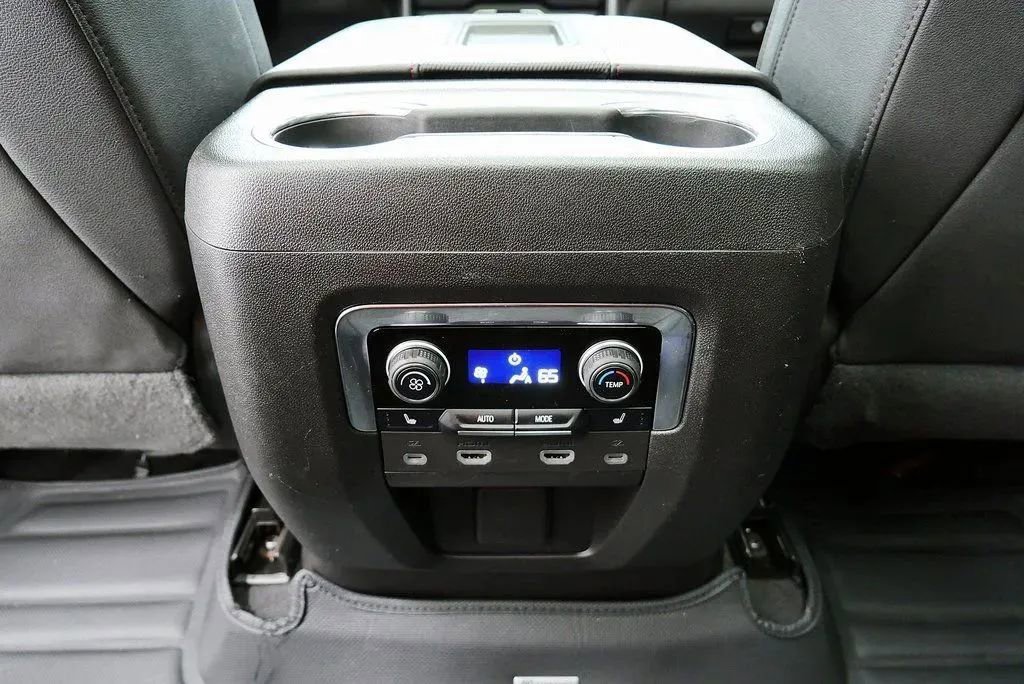 Used 2023 Chevrolet Suburban RST w/ Luxury Package AWD/4WD image 20