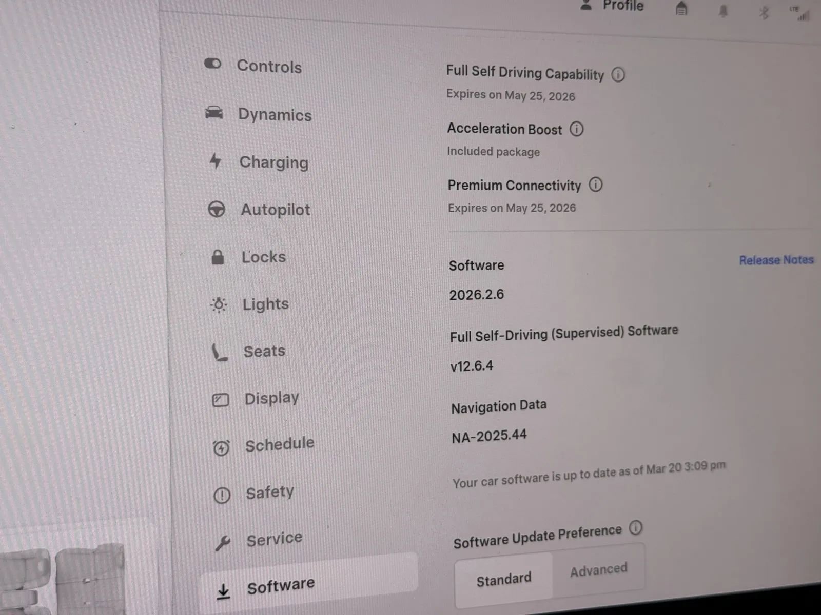 Used 2022 Tesla Model Y Long Range image 16