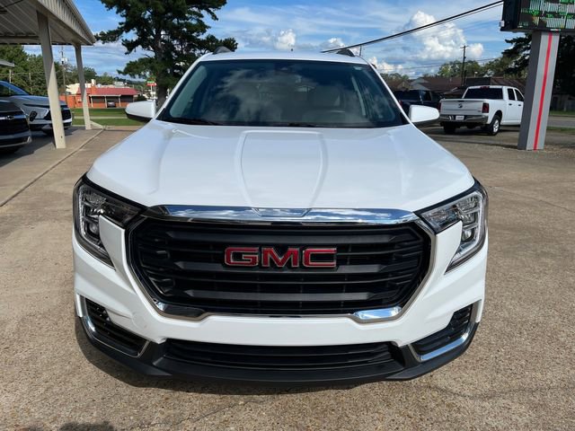Used 2023 GMC Terrain SLE w/ Driver Convenience Package image 3
