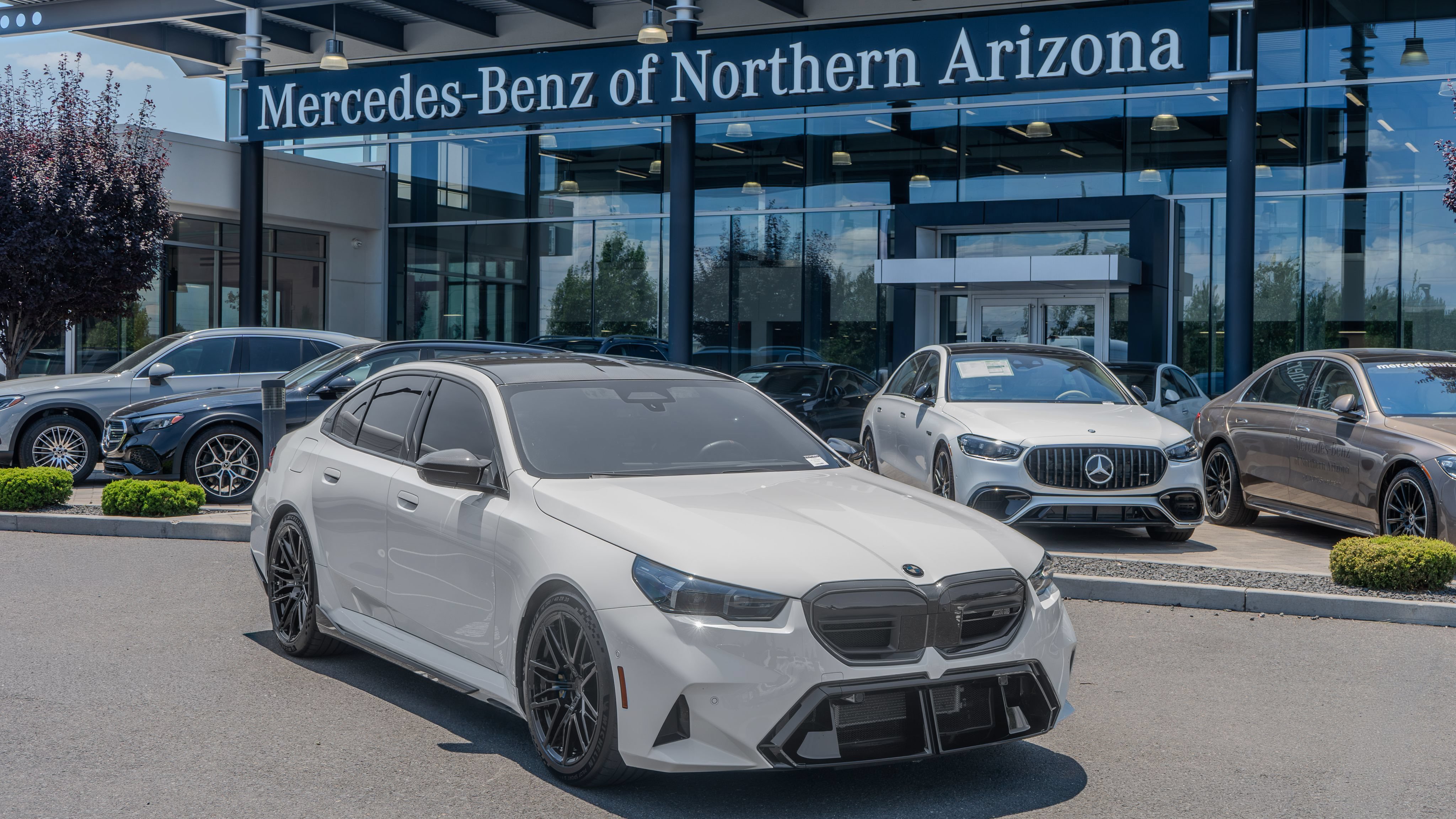 Used 2026 BMW M5 w/ Carbon Package AWD/4WD image 1