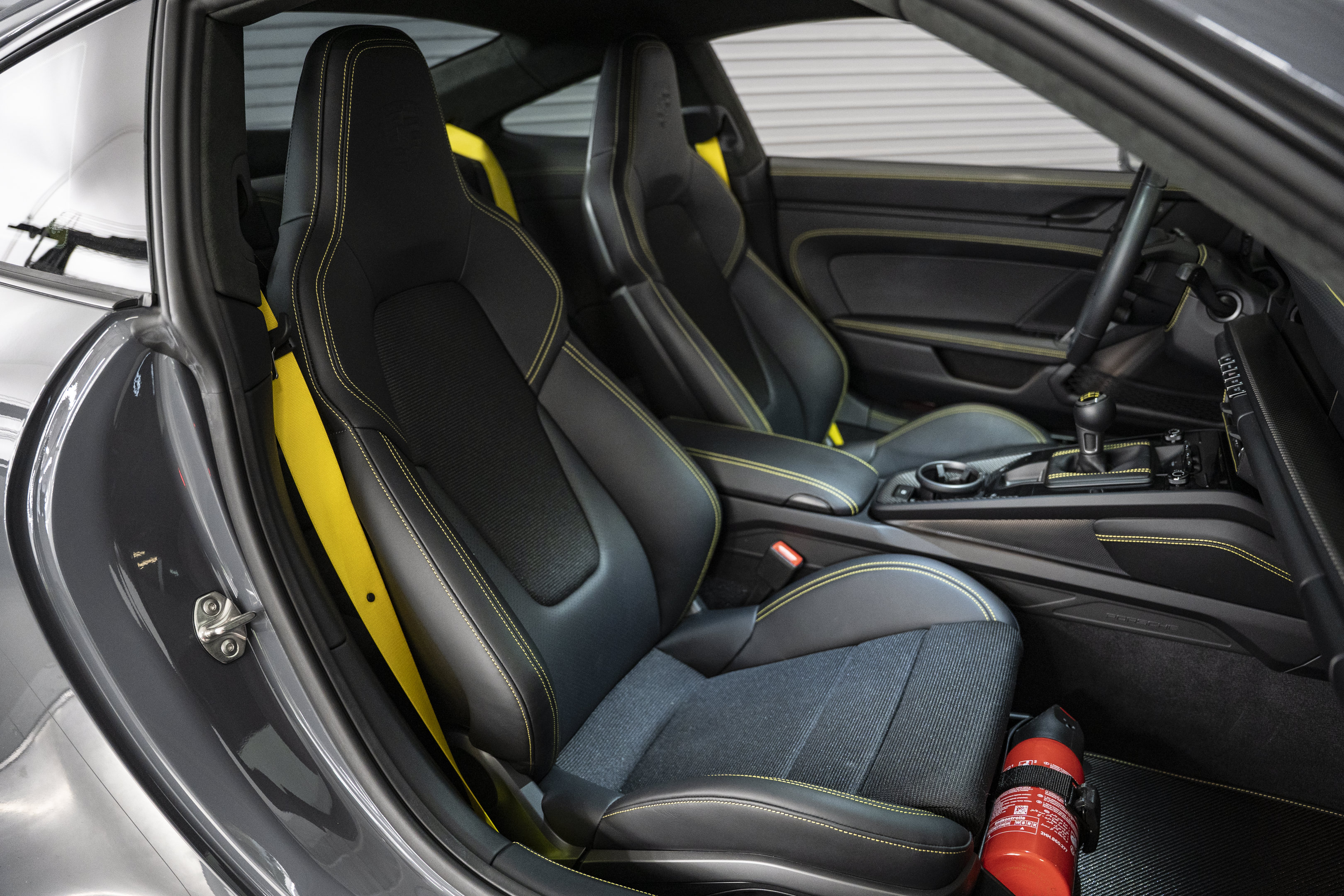 Used 2025 Porsche 911 GT3 RWD image 32
