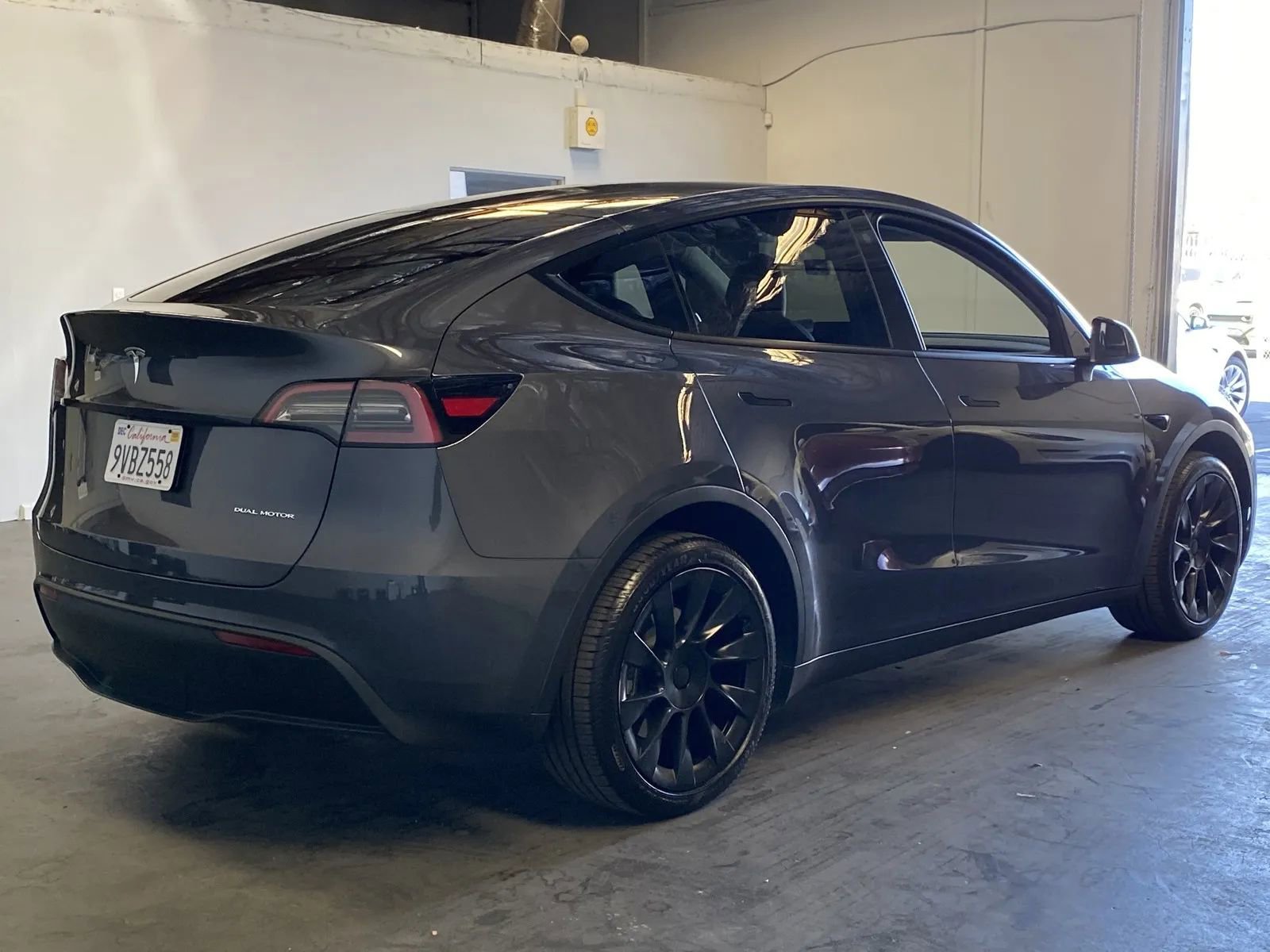Used 2023 Tesla Model Y Long Range image 4