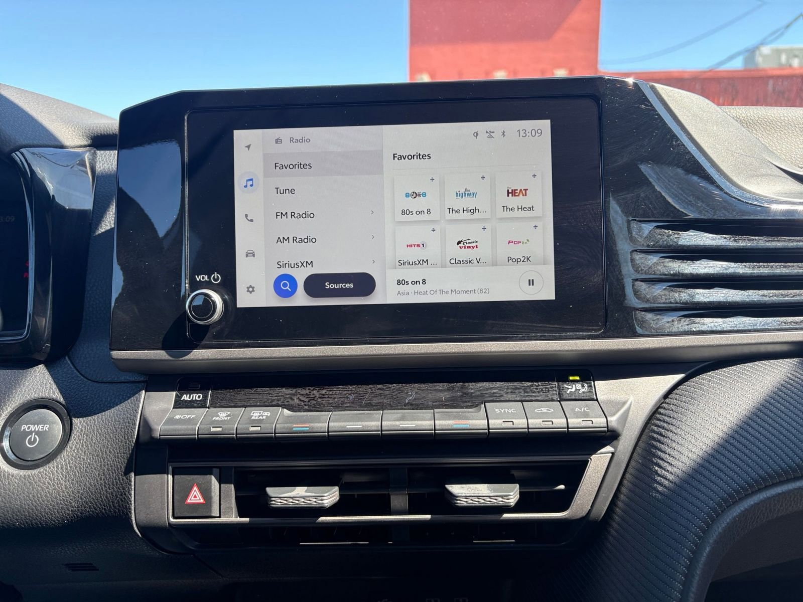 Used 2025 Toyota Camry SE FWD image 17