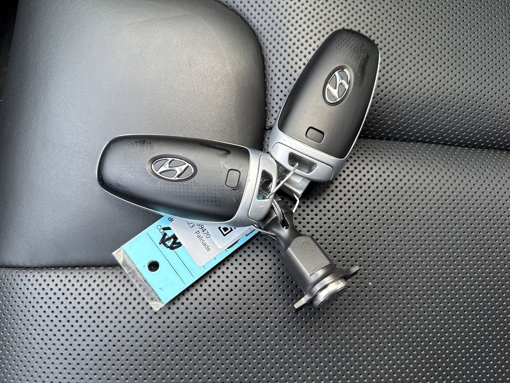Used 2023 Hyundai Palisade Calligraphy image 50
