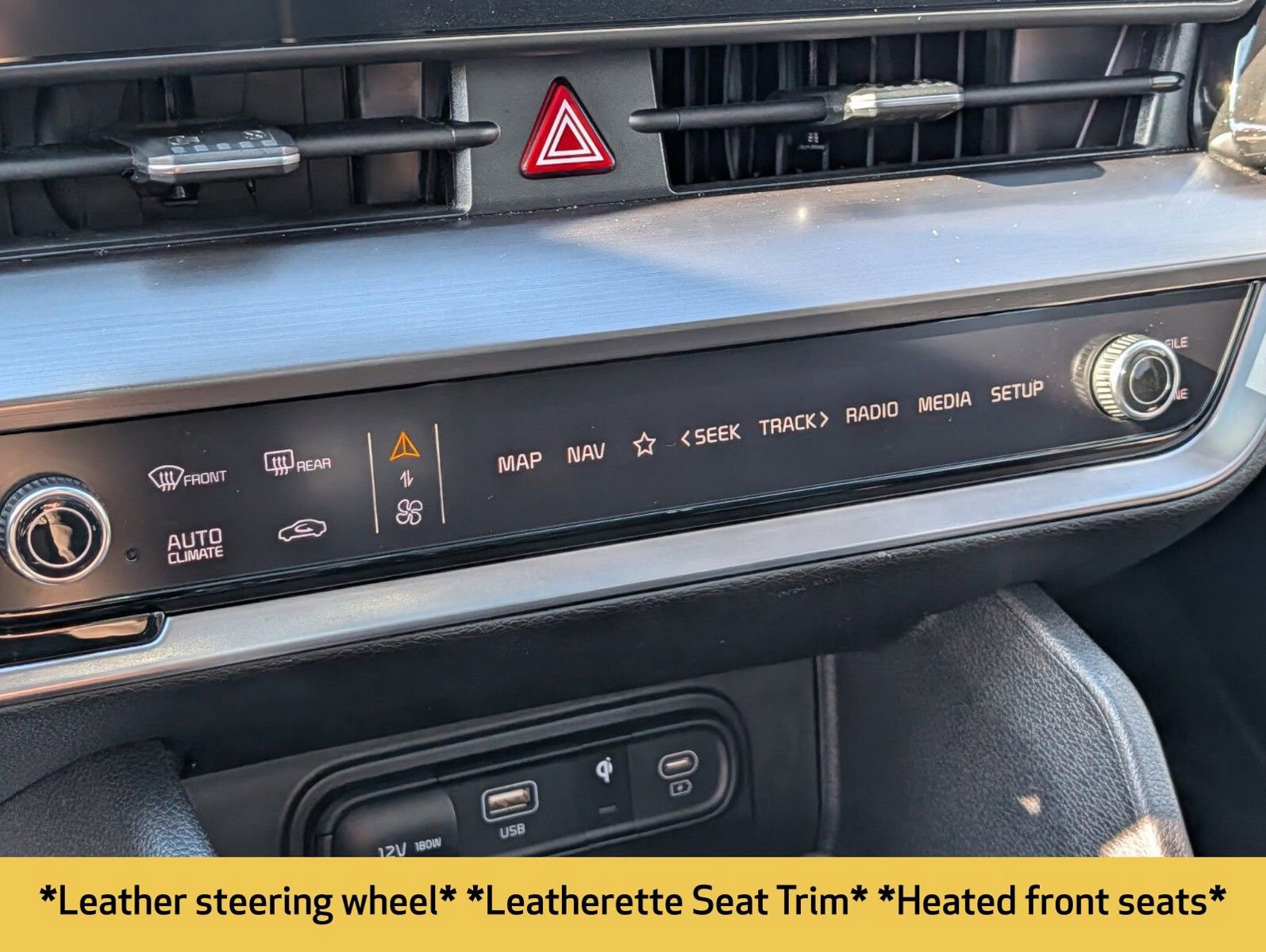 Used 2025 Kia Sportage EX w/ Premium Package image 8