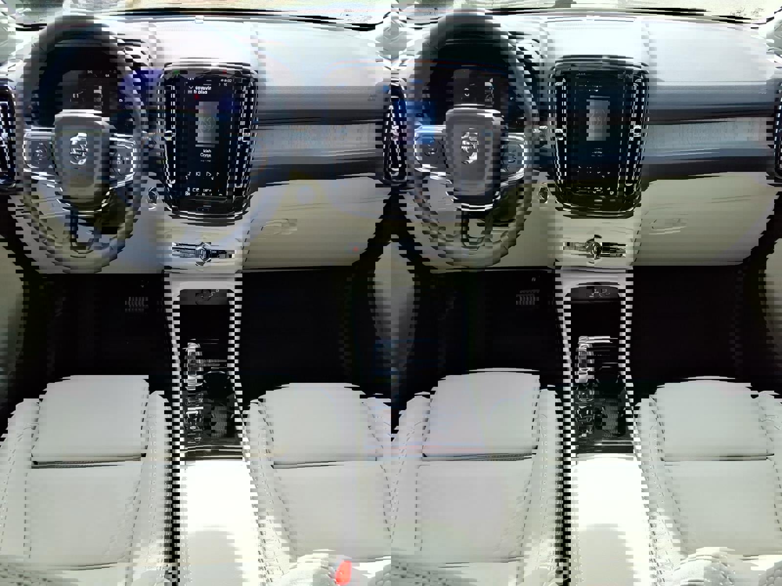 Certified 2023 Volvo XC40 B5 Plus w/ Protection Package Premier AWD/4WD image 12