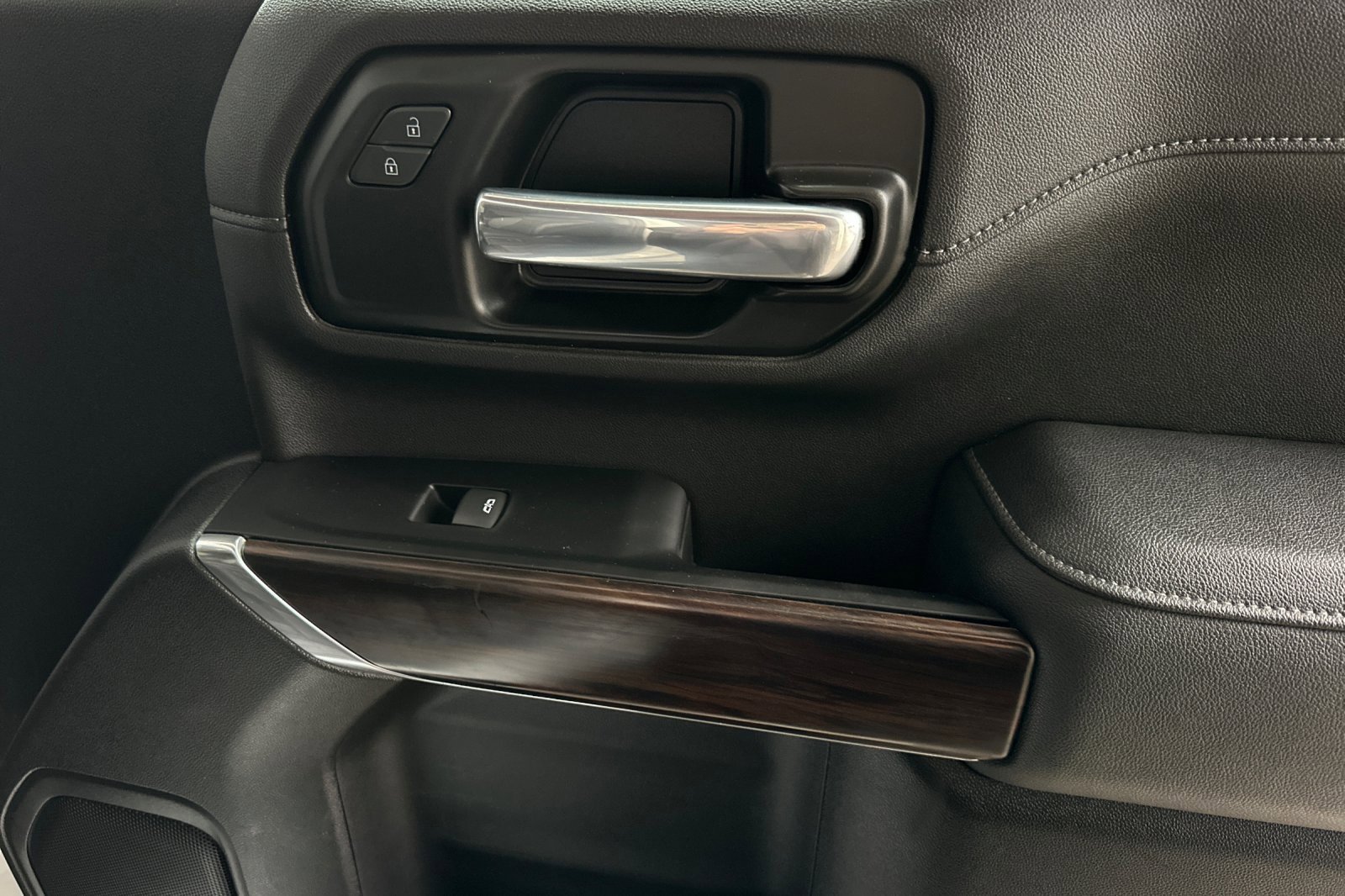 Used 2023 GMC Sierra 2500 SLT w/ SLT Convenience Package image 21