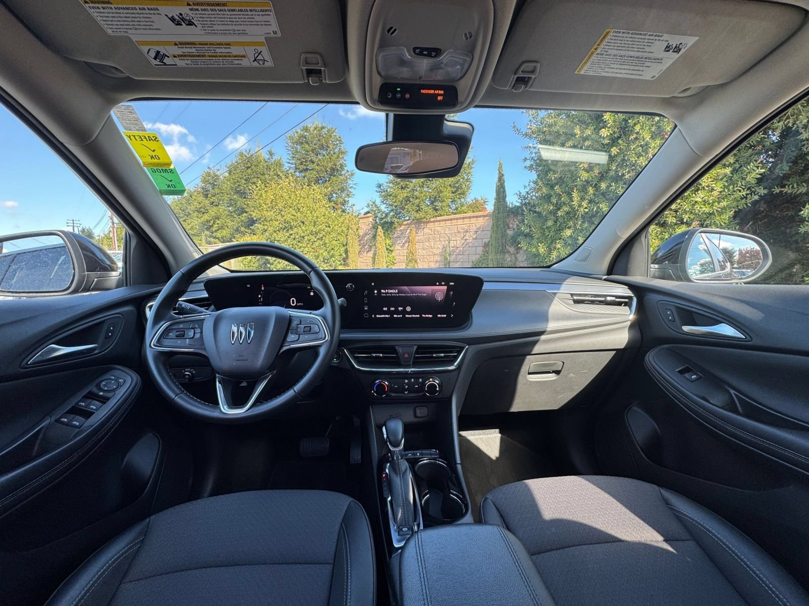 Used 2025 Buick Encore GX Preferred AWD/4WD image 31