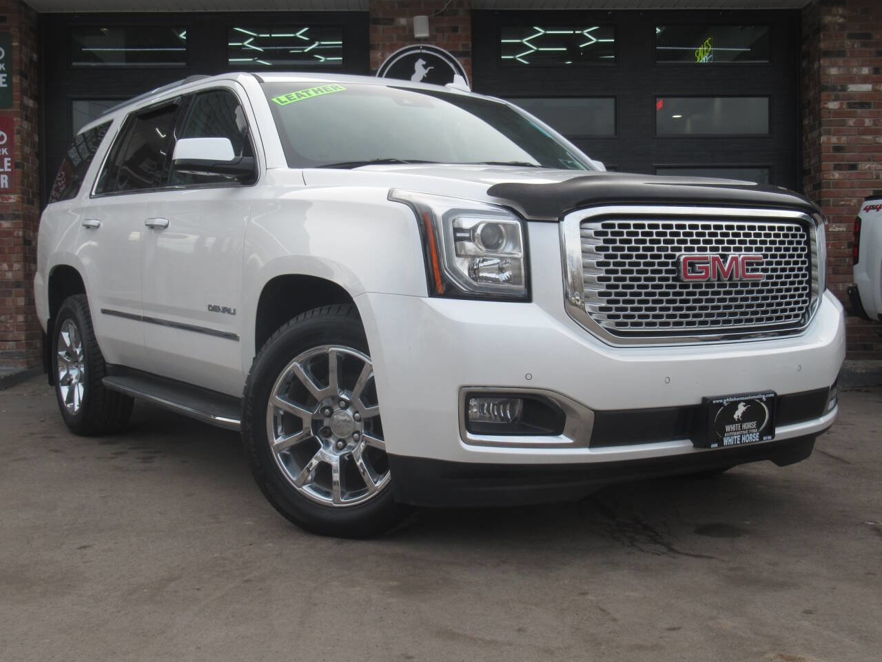 Used 2017 GMC Yukon Denali w/ Open Road Package AWD/4WD image 2