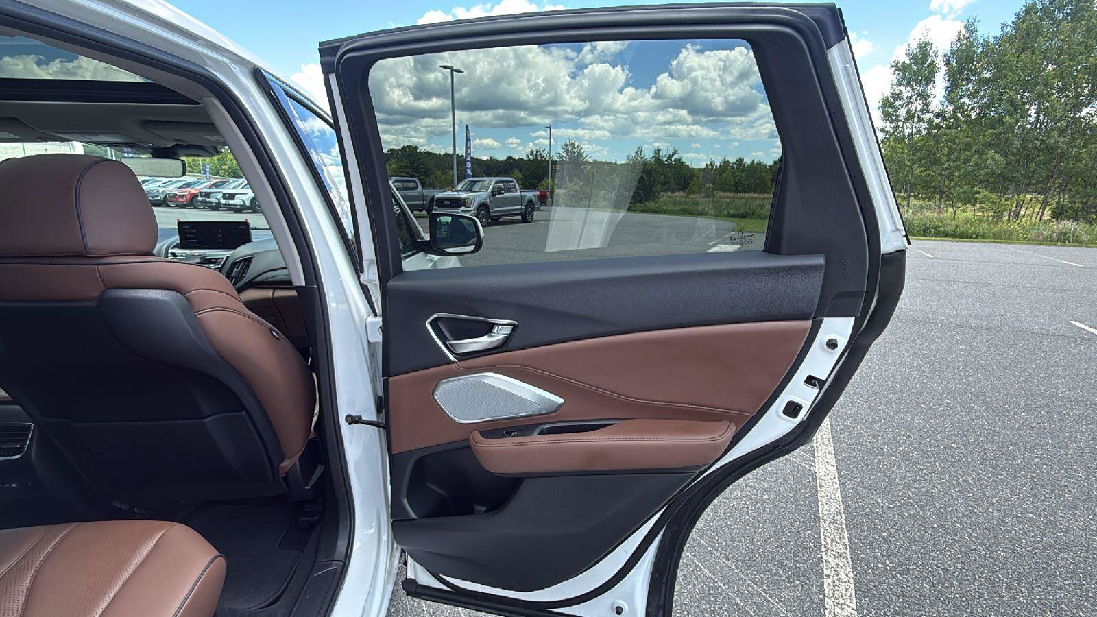 Used 2023 Acura RDX AWD w/ Advance Package image 19