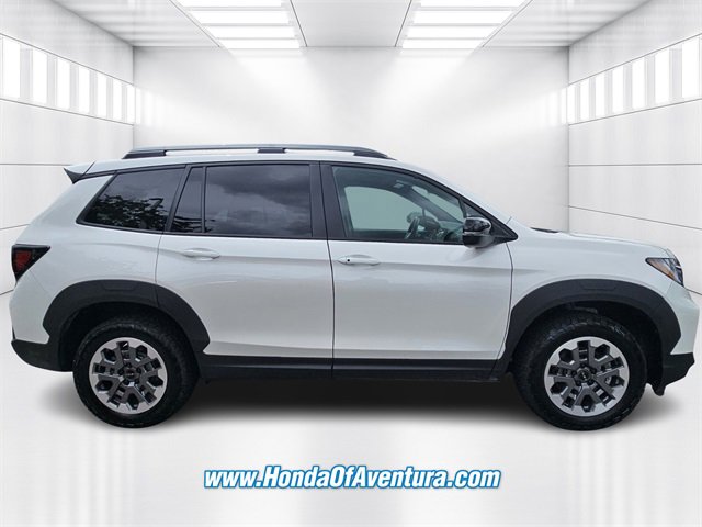 Certified 2024 Honda Passport TrailSport image 2