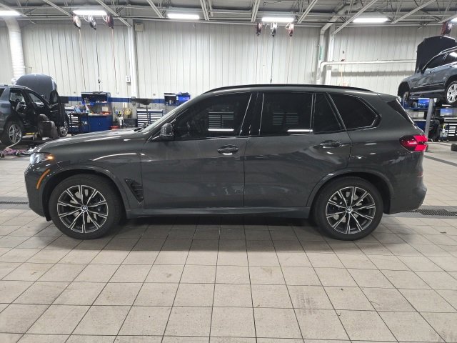 Used 2024 BMW X5 M60i image 2