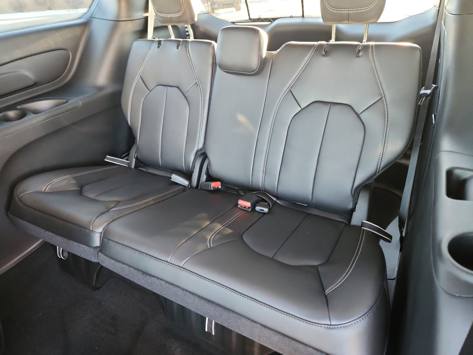 New 2026 Chrysler Pacifica Select w/ S Appearance Package AWD/4WD image 35