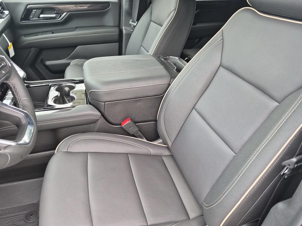 New 2026 GMC Yukon Elevation w/ Elevation Premium Package AWD/4WD image 13