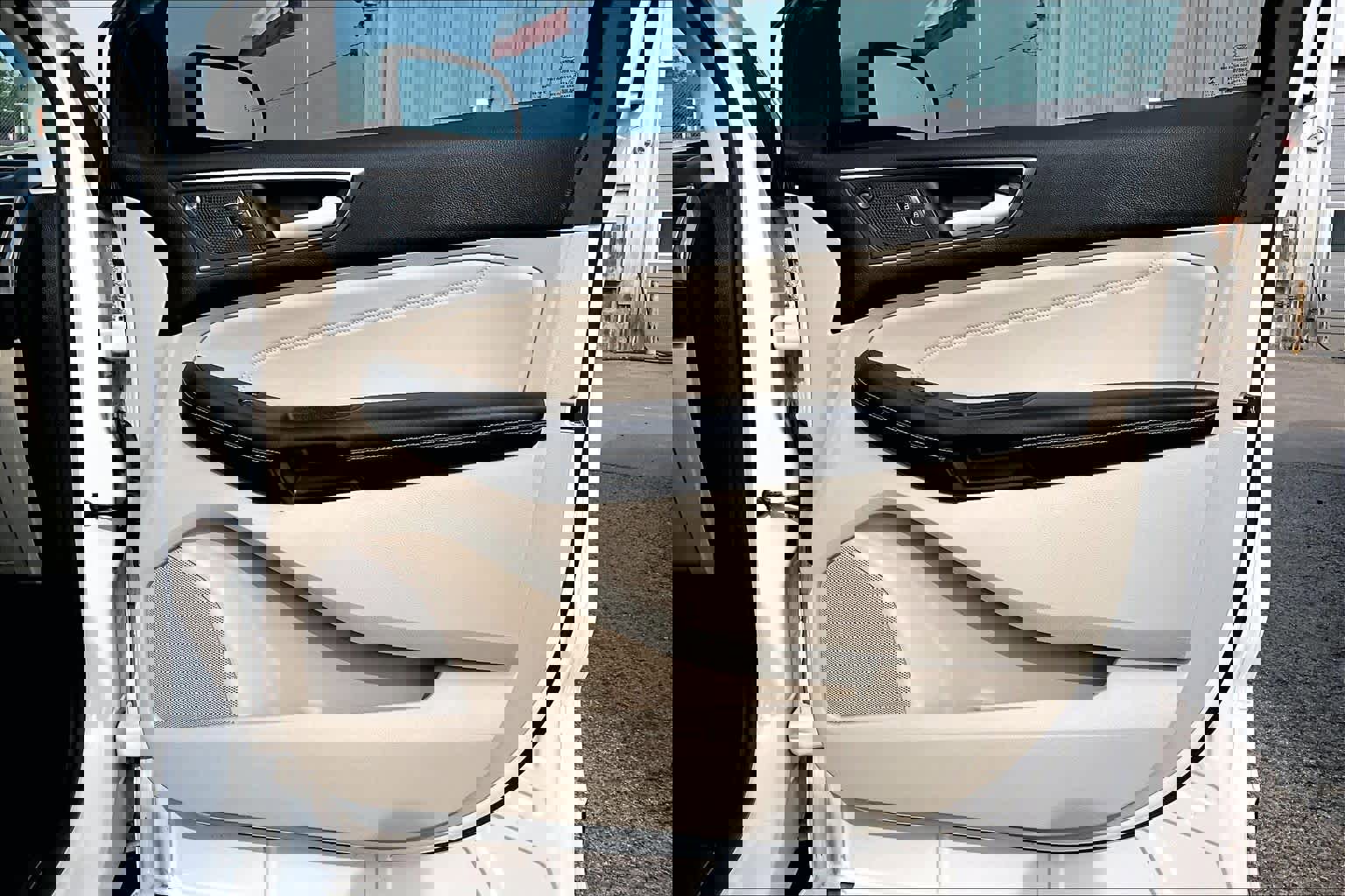 Used 2021 Ford Edge Titanium FWD image 23