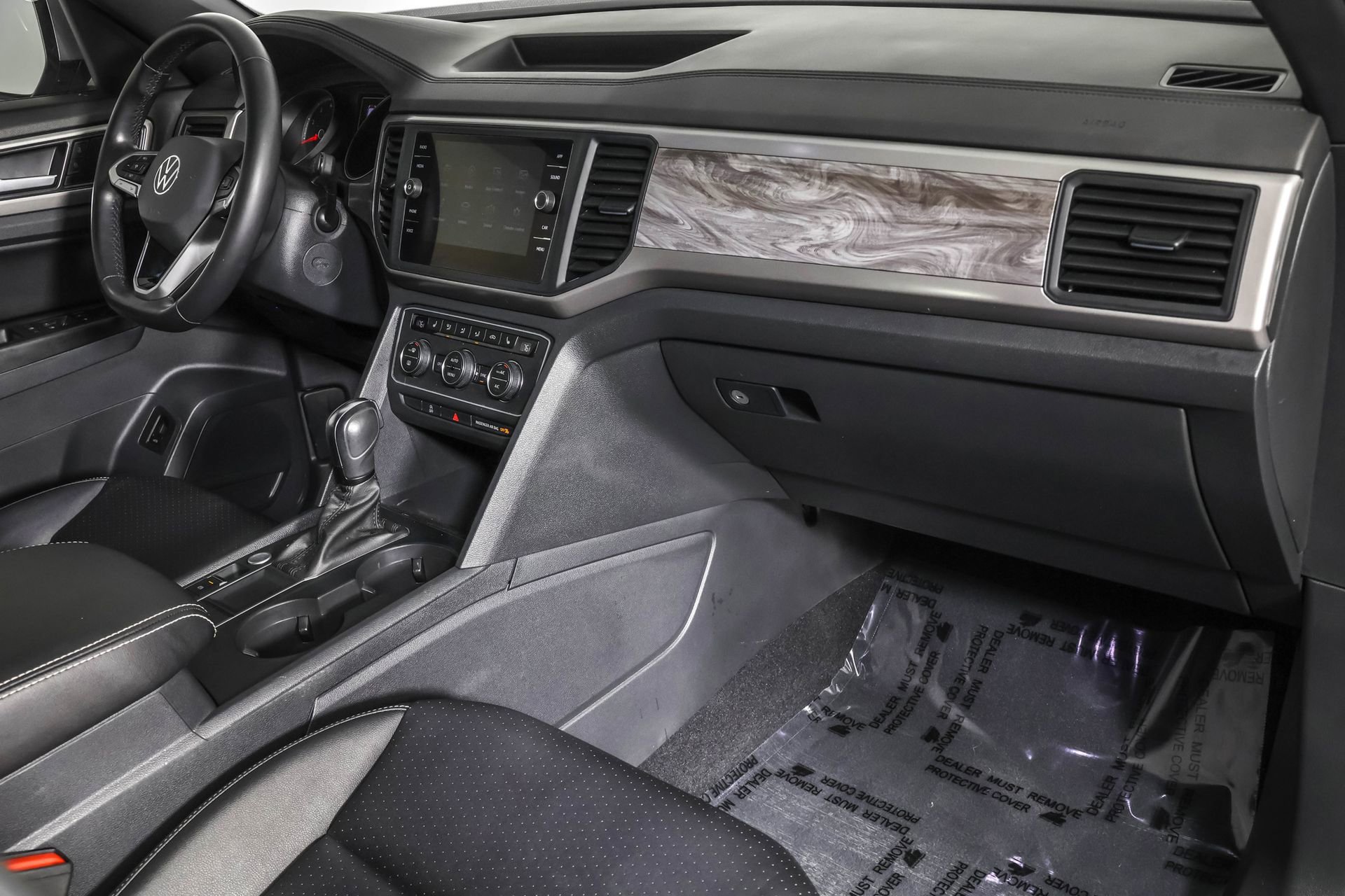 Used 2020 Volkswagen Atlas Cross Sport SE w/ Towing Package image 44