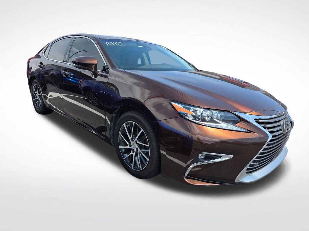 Used 2017 Lexus ES 350 w/ Luxury Package FWD image 3