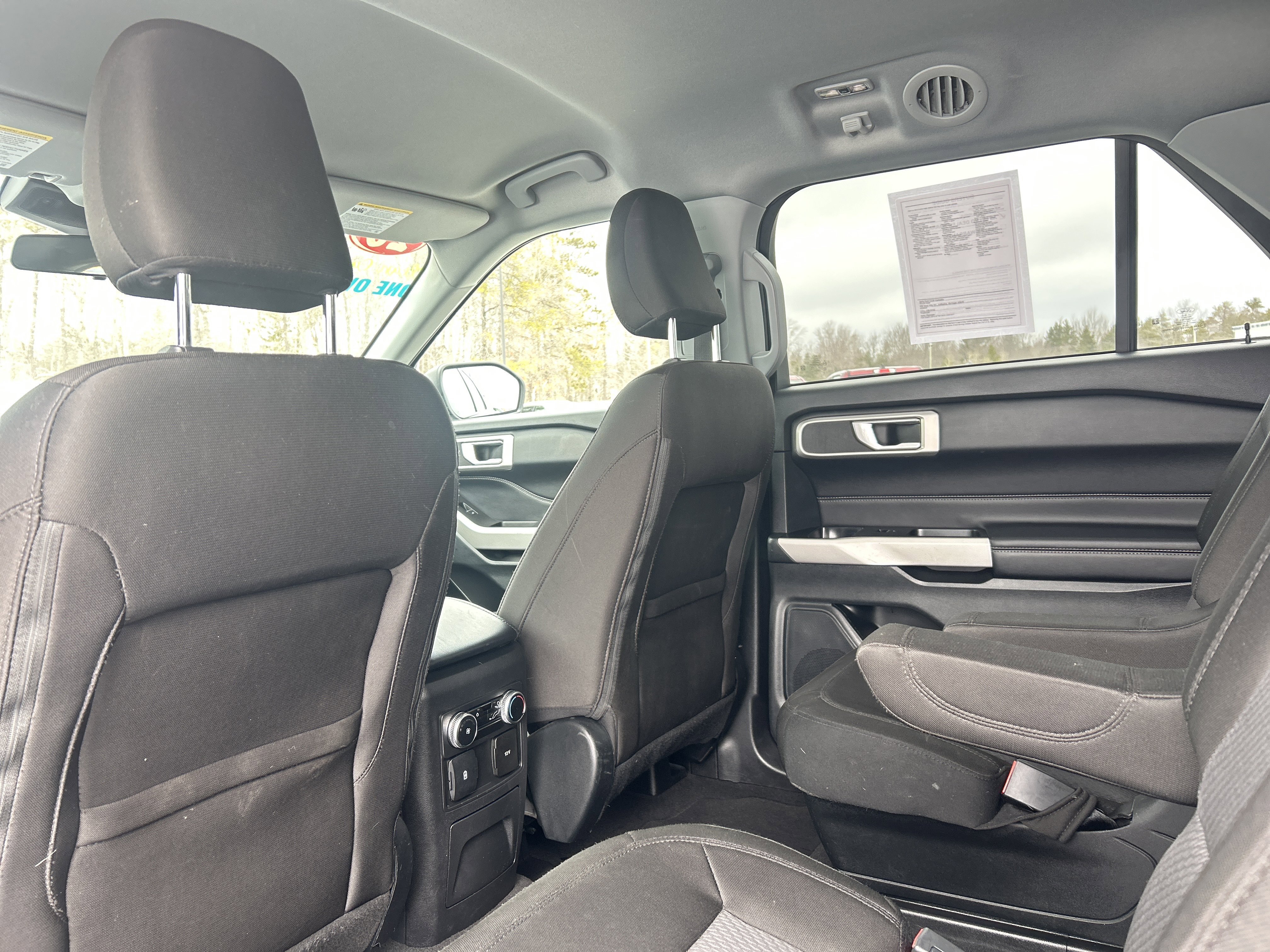 Used 2022 Ford Explorer XLT image 12