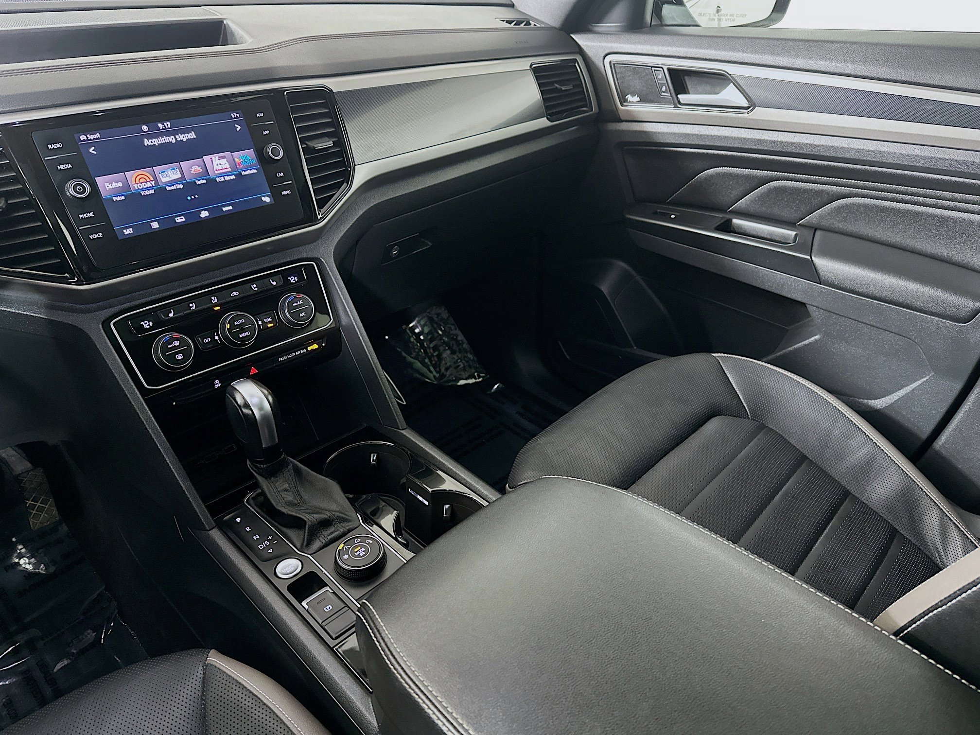 Used 2020 Volkswagen Atlas Cross Sport SEL Premium image 24