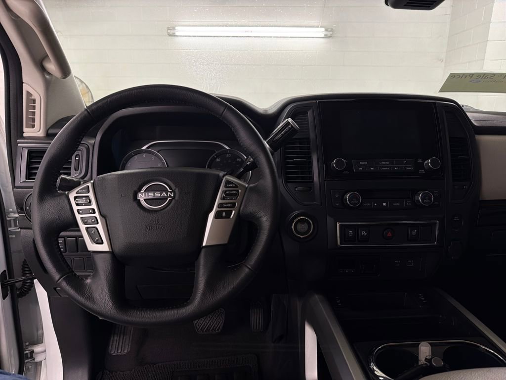 Used 2023 Nissan Titan SV w/ SV Convenience Package RWD image 15