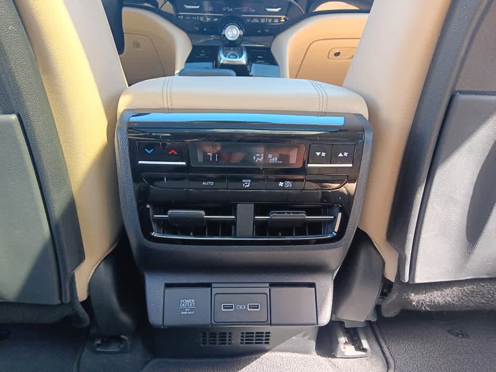 Used 2023 Acura MDX SH-AWD image 14