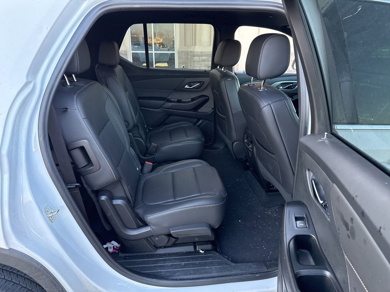 Used 2023 Chevrolet Traverse LT image 12