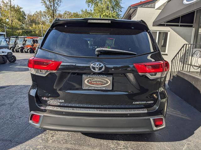 Used 2019 Toyota Highlander AWD V6 image 4