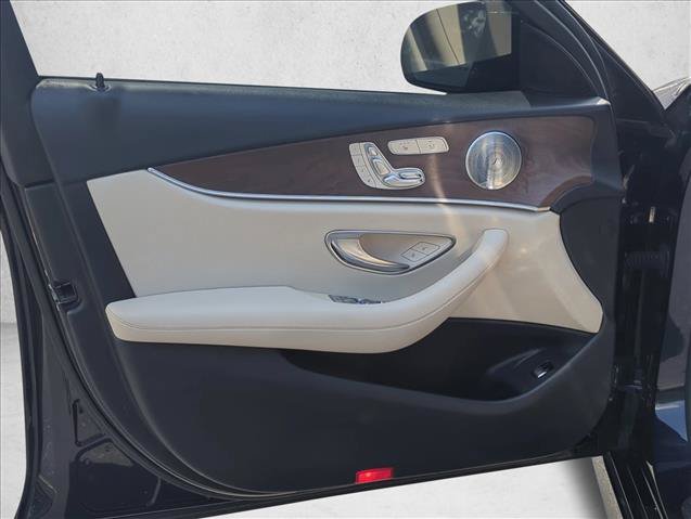 Used 2017 Mercedes-Benz E 300 image 17