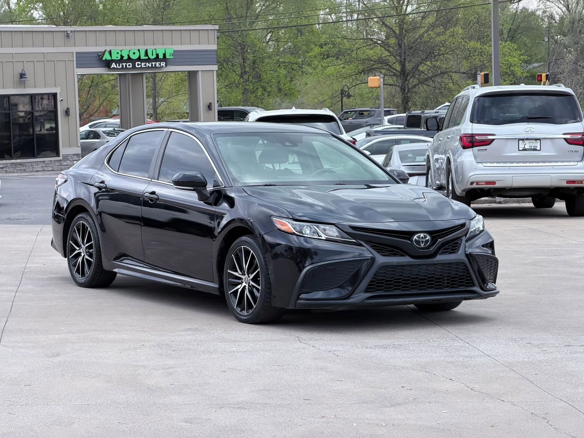 Used 2022 Toyota Camry SE FWD image 10