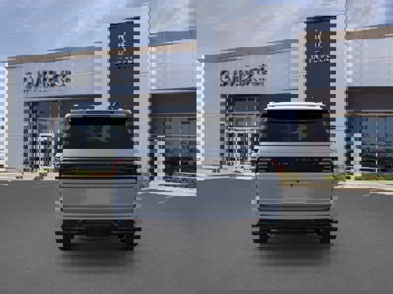 New 2025 Lincoln Navigator Reserve image 5