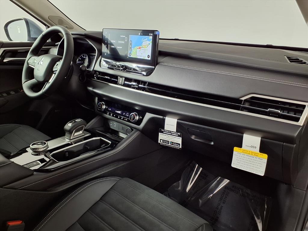 New 2025 Mitsubishi Outlander SE image 7