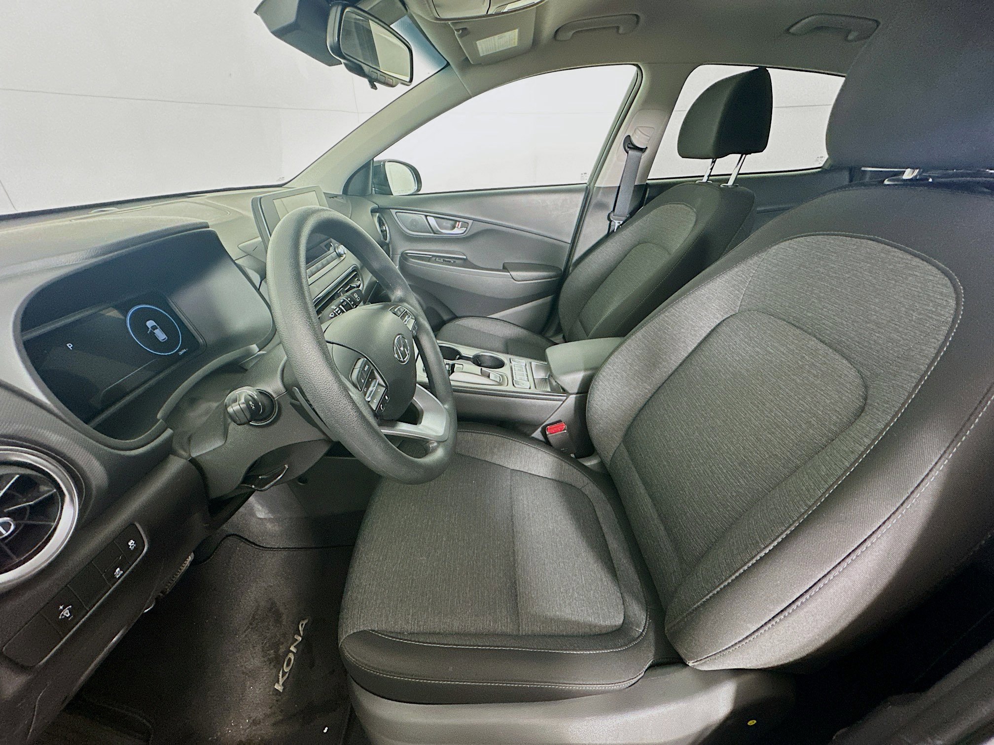 Used 2023 Hyundai Kona SE FWD image 13