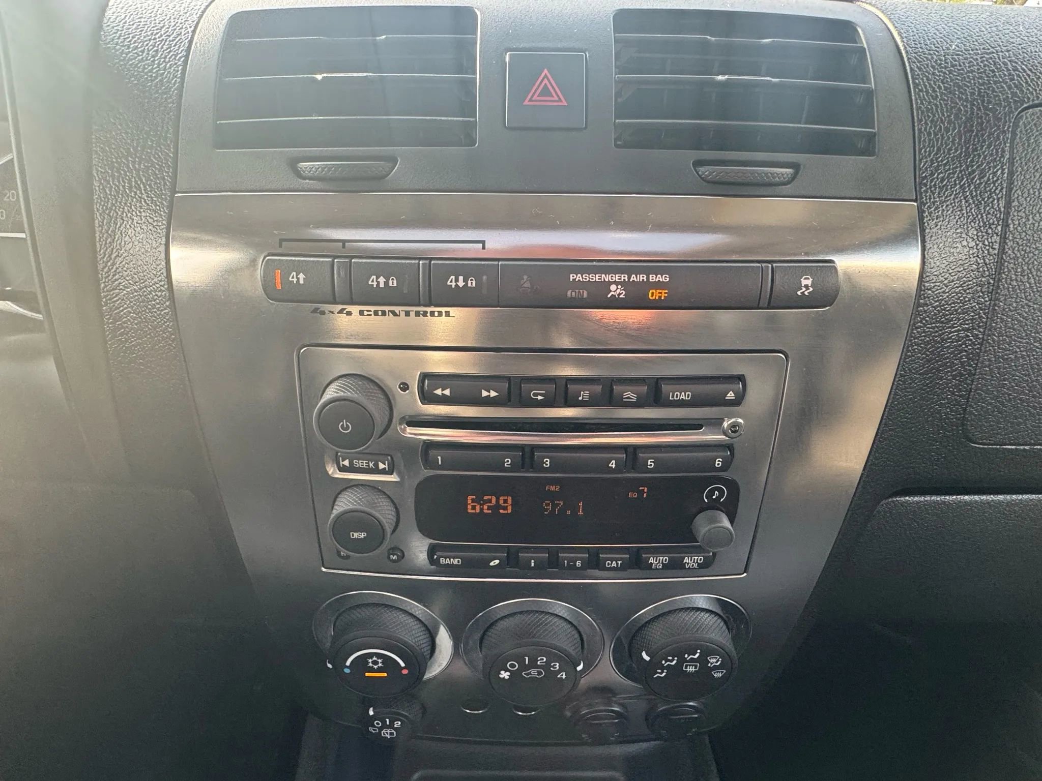 Used 2009 HUMMER H3 Luxury image 32