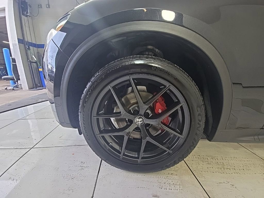 Used 2020 Alfa Romeo Stelvio w/ Nero Edizione RWD image 9