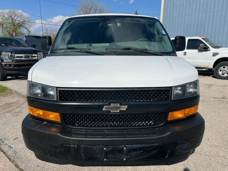 Used 2019 Chevrolet Express 2500 w/ Driver Convenience Package RWD image 3