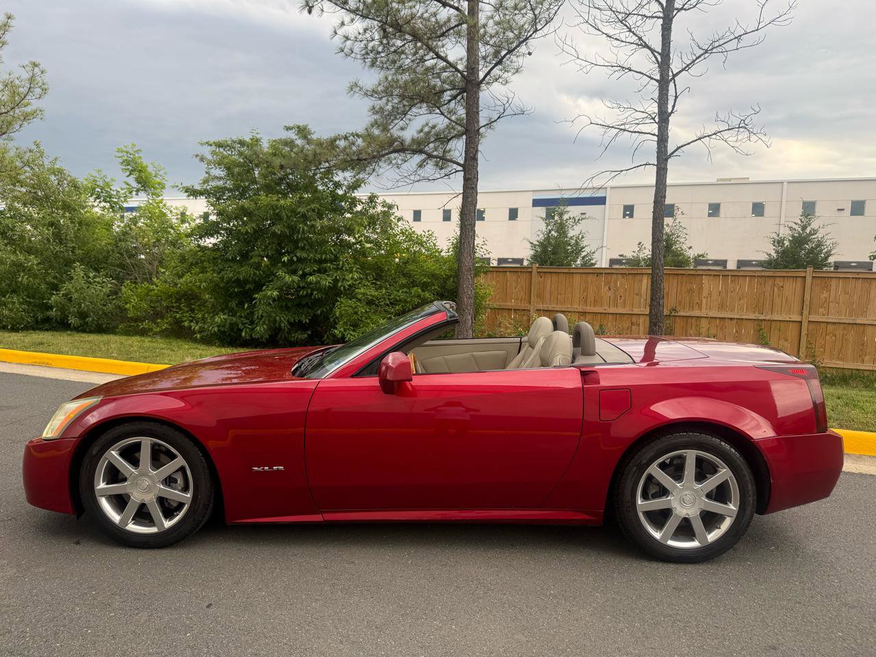 Used 2004 Cadillac XLR RWD image 8