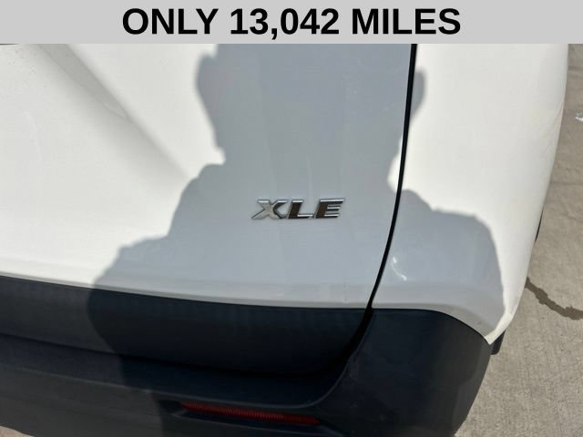 Used 2024 Toyota RAV4 XLE w/ Convenience Package FWD image 4