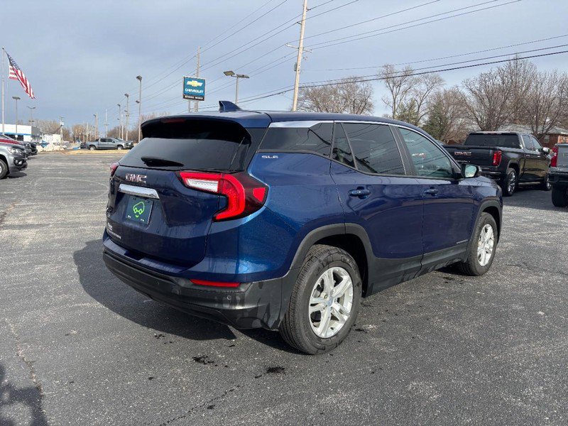 Used 2023 GMC Terrain SLE image 5