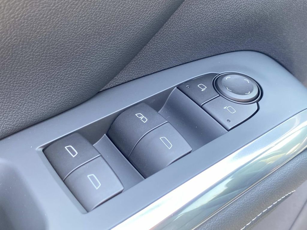 New 2026 Chevrolet Traverse LT w/ Driver Confidence Package image 17