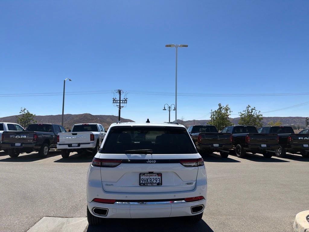 Used 2023 Jeep Grand Cherokee Overland AWD/4WD image 7