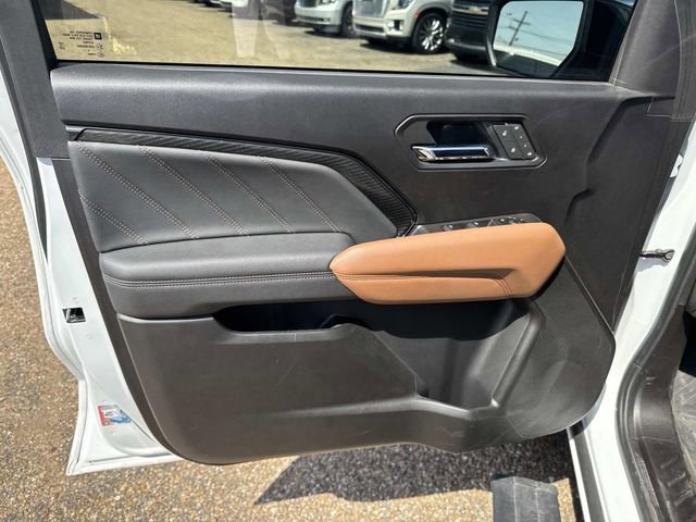 Used 2025 GMC Canyon AT4 w/ Nightfall Edition image 25