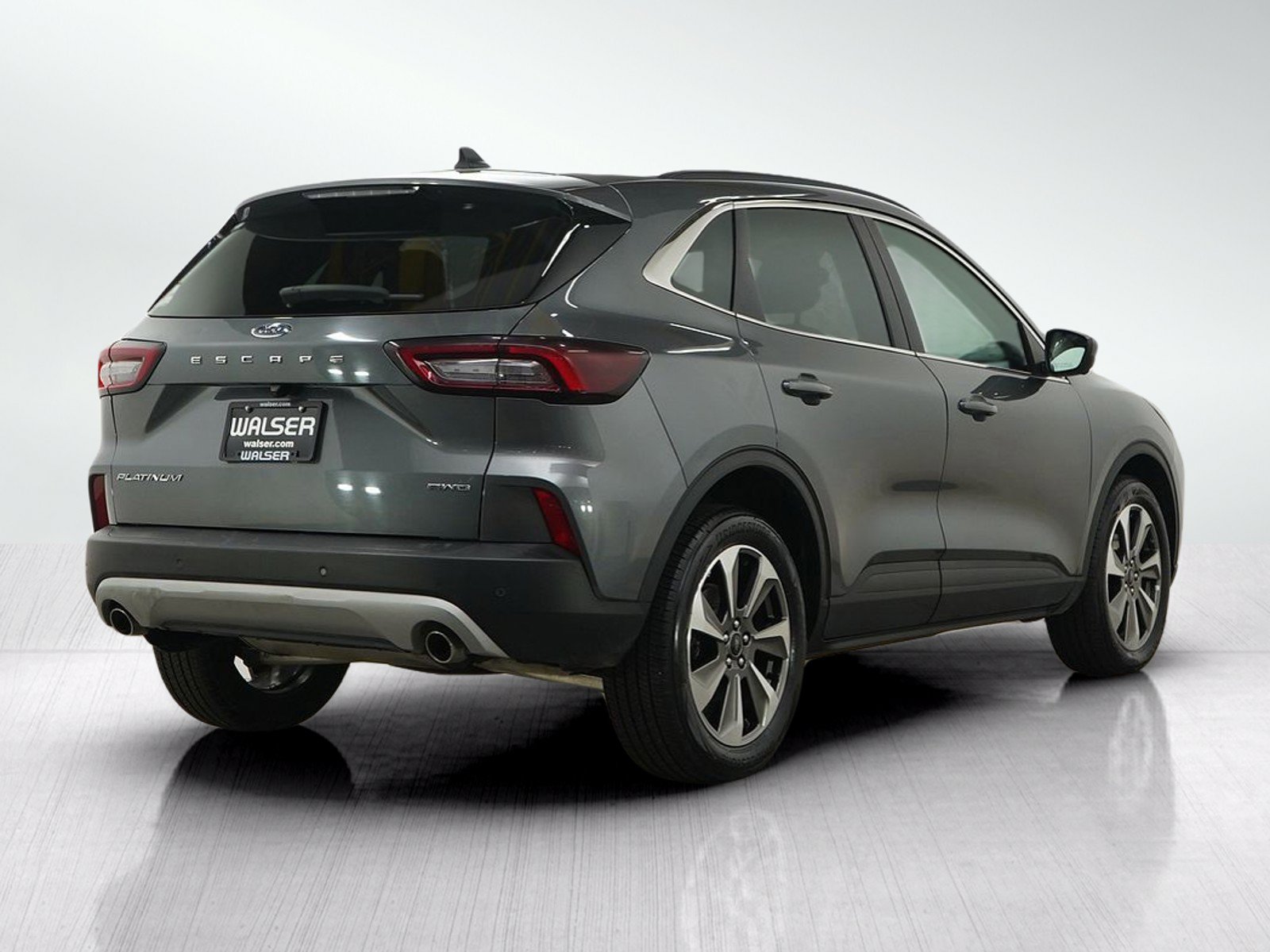 Used 2023 Ford Escape Platinum AWD/4WD image 5