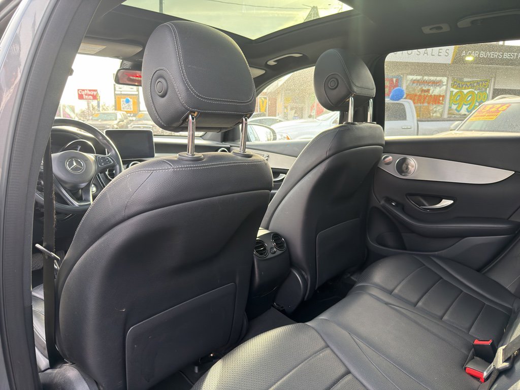 Used 2019 Mercedes-Benz GLC 350e 4MATIC image 12