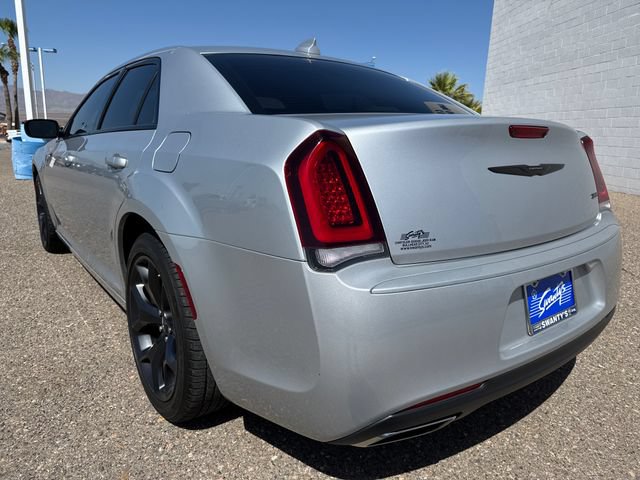 Used 2023 Chrysler 300 Touring w/ Sport Appearance Package RWD image 3