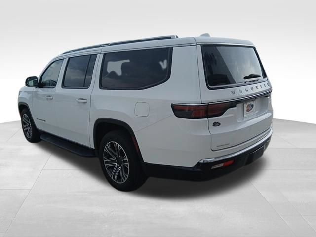 Used 2023 Jeep Wagoneer L Series II AWD/4WD image 3