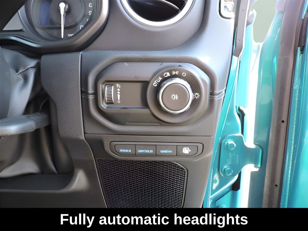 New 2024 Jeep Wrangler Unlimited Sahara w/ Technology Group AWD/4WD image 28