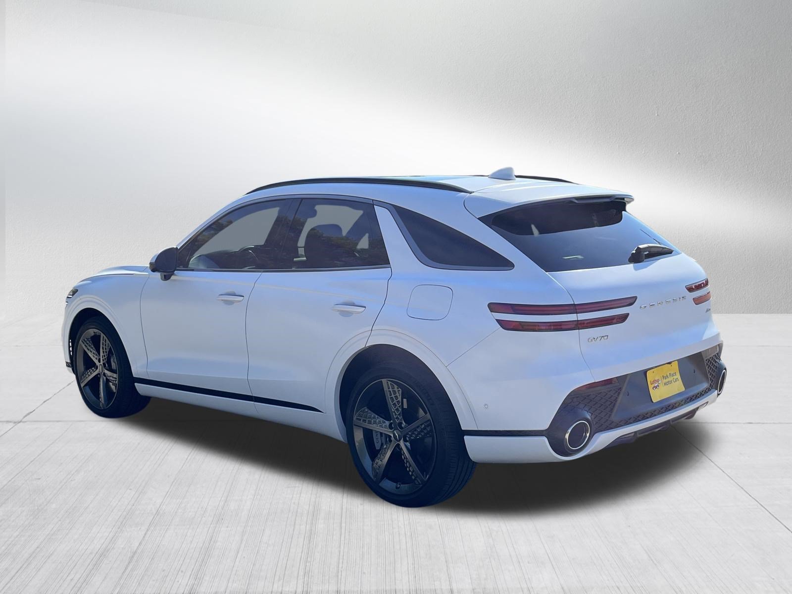 Used 2024 Genesis GV70 2.5T w/ Sport Prestige Package AWD/4WD image 5