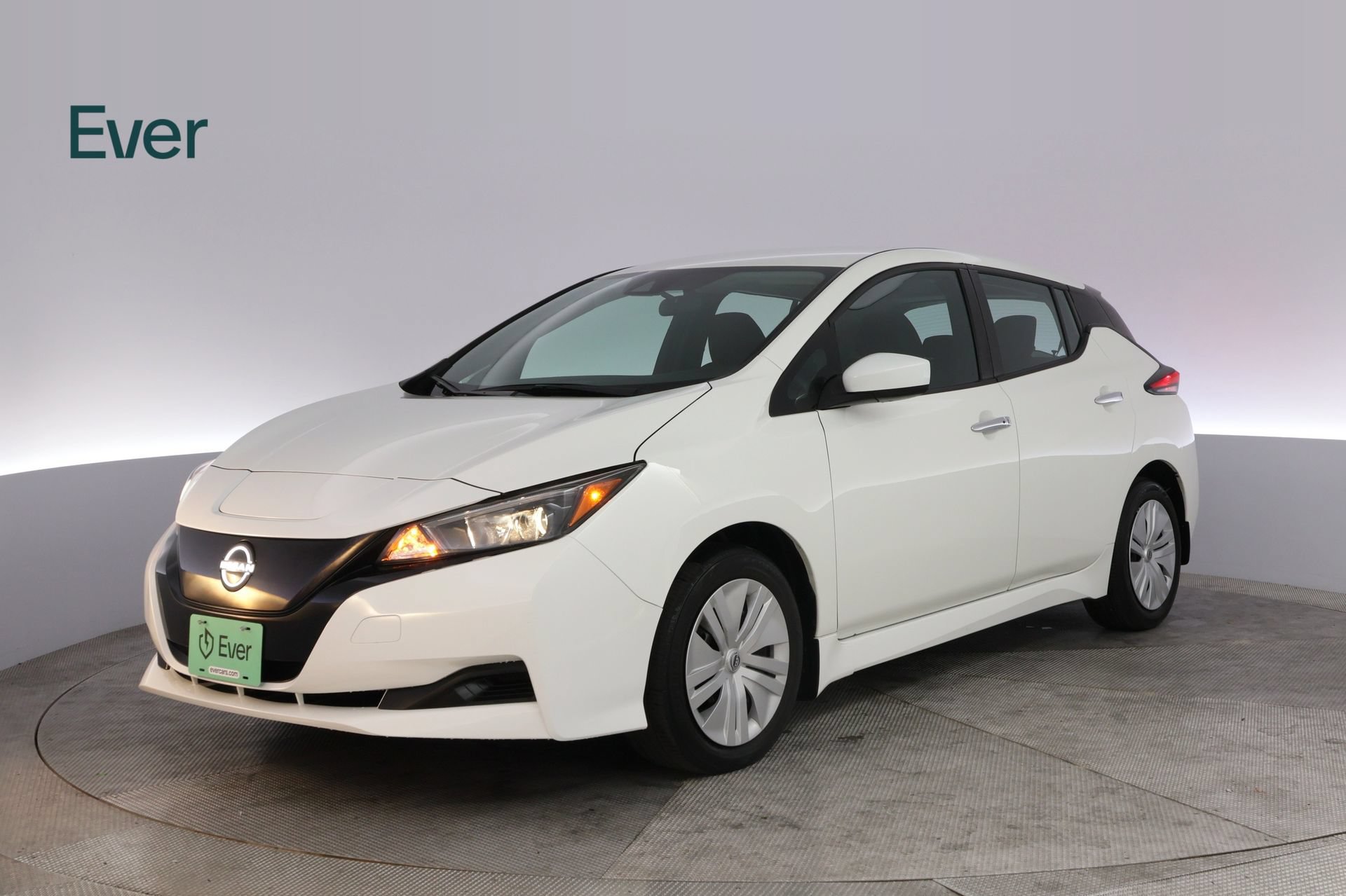 Used 2025 Nissan Leaf S FWD image 2